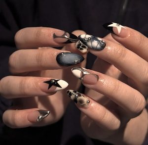 Uñas Y2K de estilo edgy